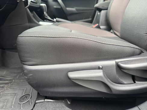 Used 2018 Toyota Corolla LE image 11