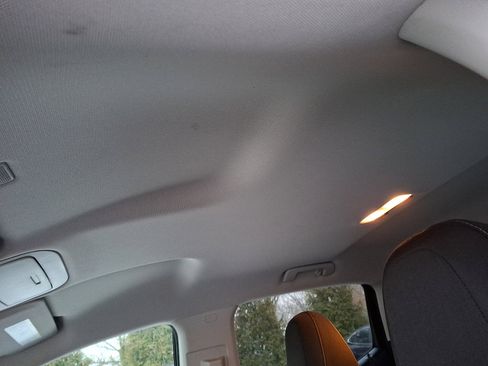 Used 2018 GMC Canyon SLE w/ SLE Convenience Package image 21