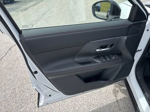 New 2026 Nissan Kicks SR AWD/4WD image 47