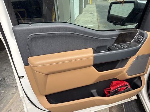 Used 2022 Ford F150 Lariat w/ Equipment Group 502A High image 11