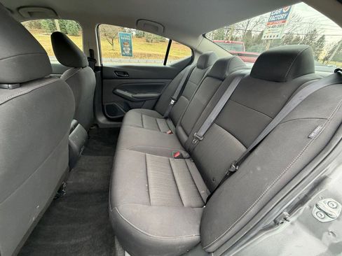 Used 2025 Nissan Altima 2.5 SV image 14