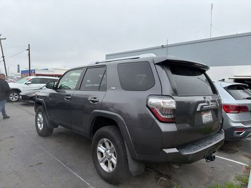 Used 2018 Toyota 4Runner SR5 Premium image 8