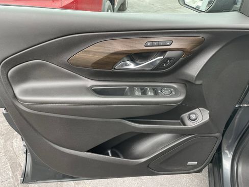 Used 2018 GMC Terrain Denali w/ Advanced Safety Package image 12