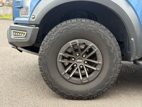 Used 2019 Ford F150 Raptor w/ Equipment Group 802A Luxury image 9