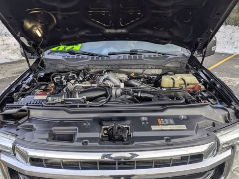 Used 2021 Ford F350 Lariat w/ Chrome Package image 40