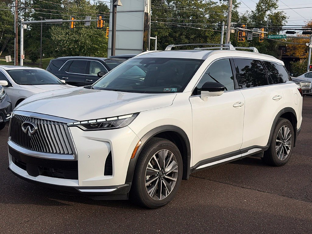 Certified 2026 INFINITI QX60 Luxe w/ Cargo Package AWD/4WD image 3