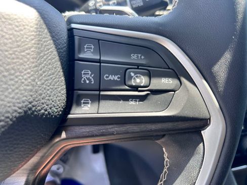 Used 2023 Jeep Grand Cherokee L Limited w/ Rear Seat Video Group I RWD image 13
