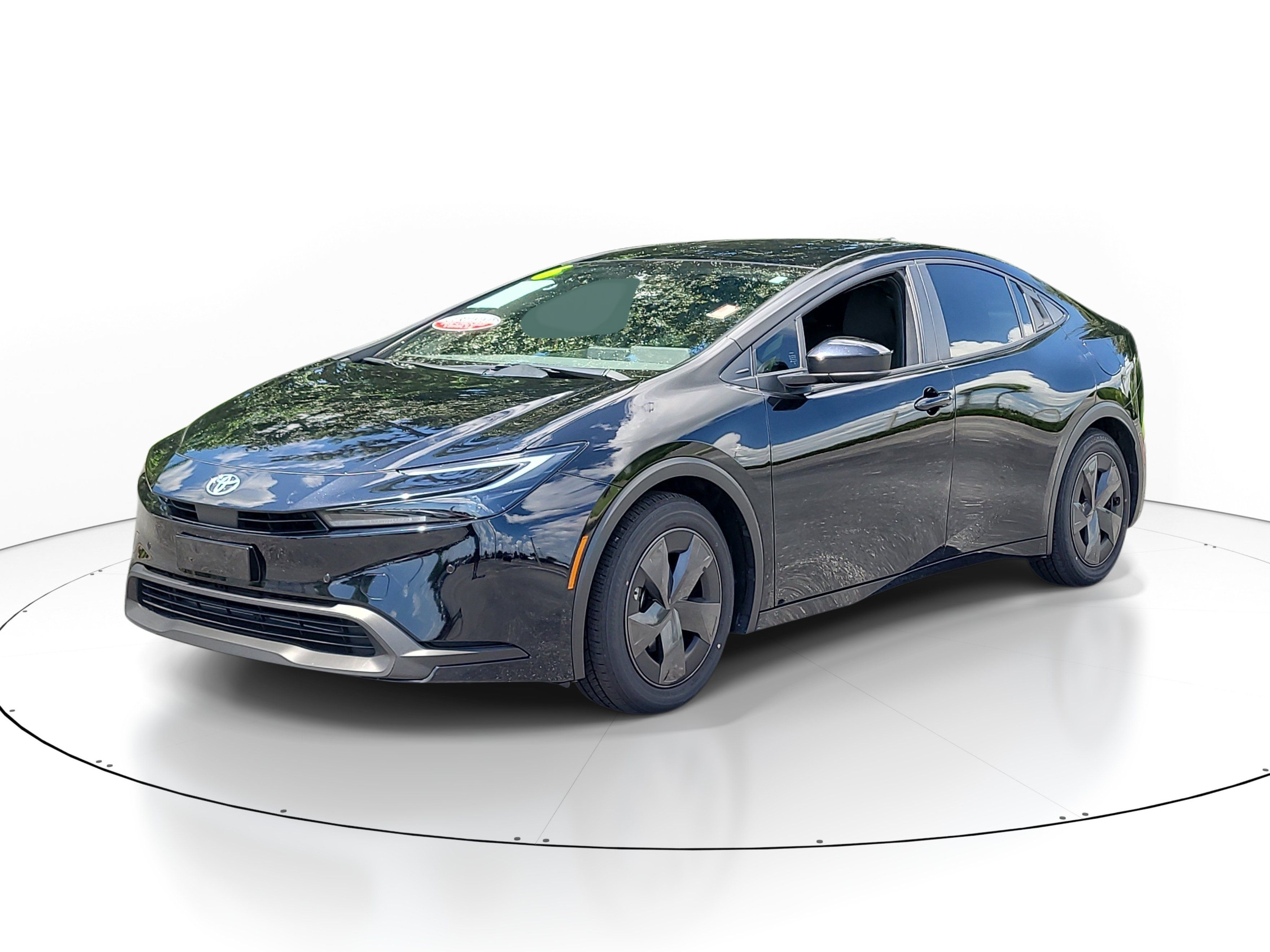 Used 2026 Toyota Prius LE FWD image 3