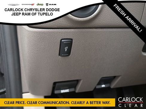 Used 2017 Lincoln Navigator Select image 17