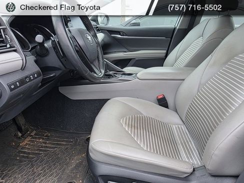 Used 2023 Toyota Camry SE w/ Cold Weather Package image 8