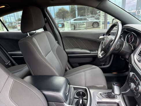 Used 2022 Dodge Charger SXT RWD image 10