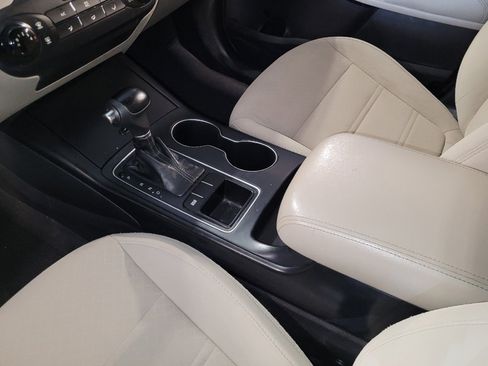 Used 2018 Kia Sorento FWD V6 image 26