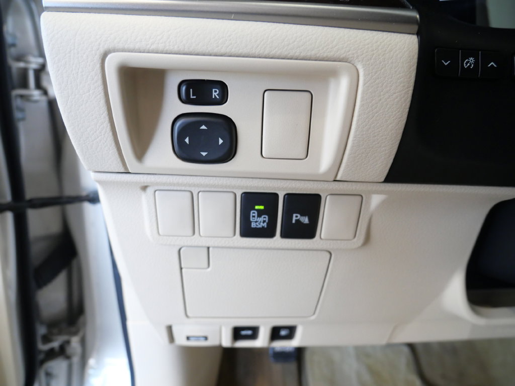 Used 2015 Lexus ES 350 w/ Ultra Luxury Package FWD image 14