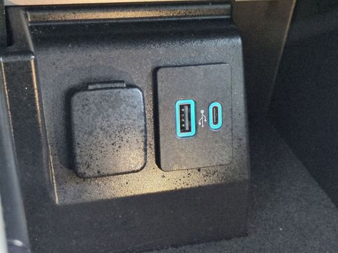 Certified 2023 Ford Explorer XLT w/ Equipment Group 202A image 38