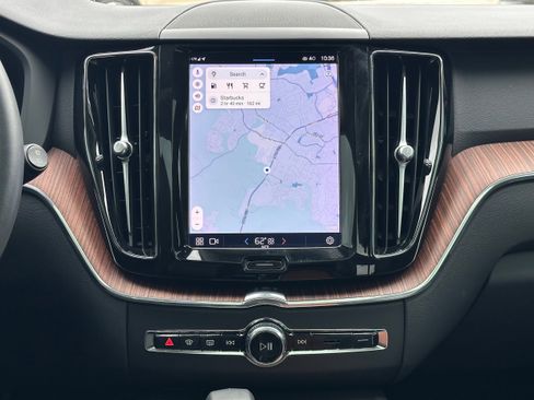 Used 2023 Volvo XC60 B5 Plus image 14