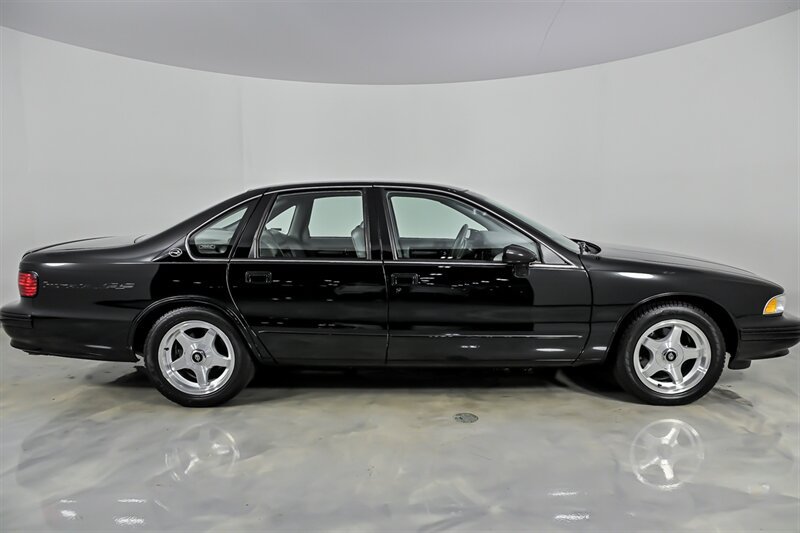 Used 1994 Chevrolet Impala SS RWD image 10