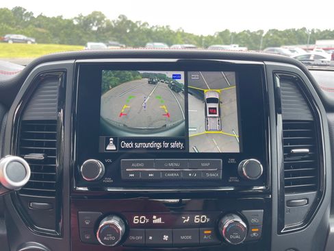 Used 2023 Nissan Titan PRO-4X w/ Pro-4x Convenience Package AWD/4WD image 6