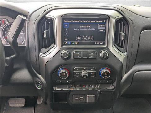Certified 2019 Chevrolet Silverado 1500 LT w/ All-Star Edition AWD/4WD image 11
