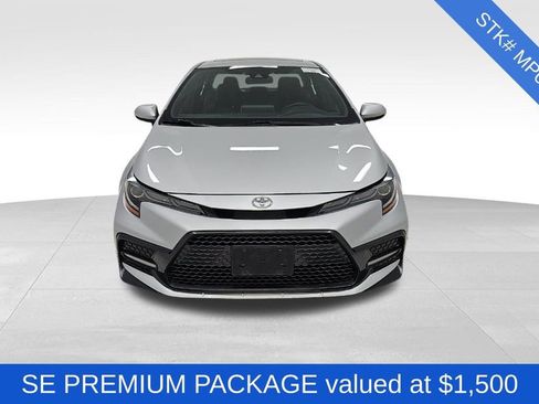 Used 2021 Toyota Corolla SE w/ SE Premium Package image 2