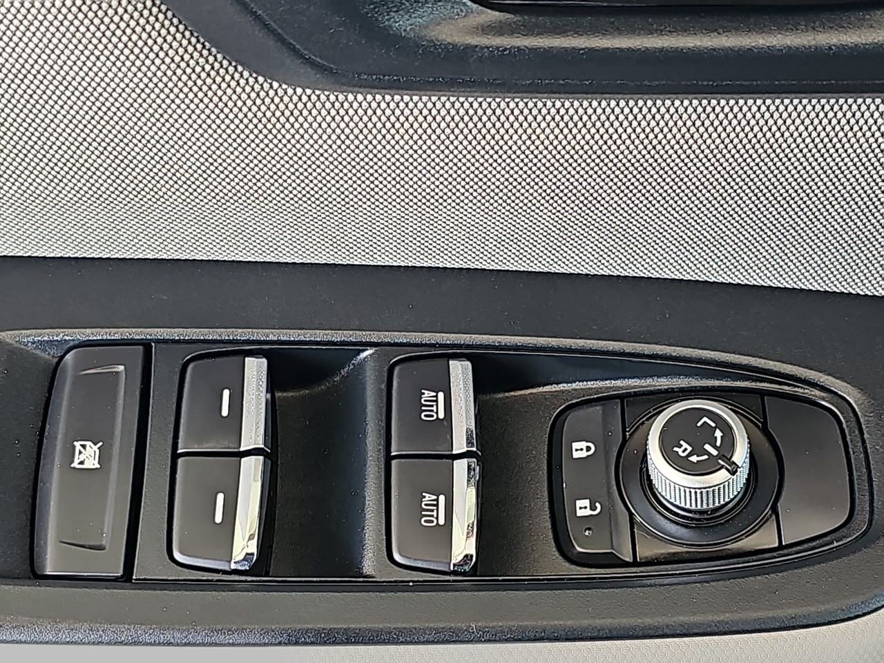 Certified 2025 Subaru Forester Premium AWD/4WD image 32