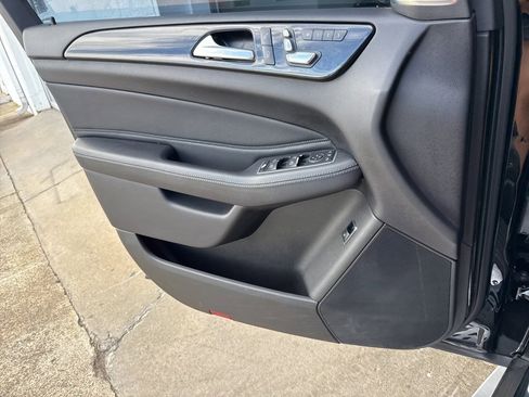 Used 2018 Mercedes-Benz GLE 350 image 25