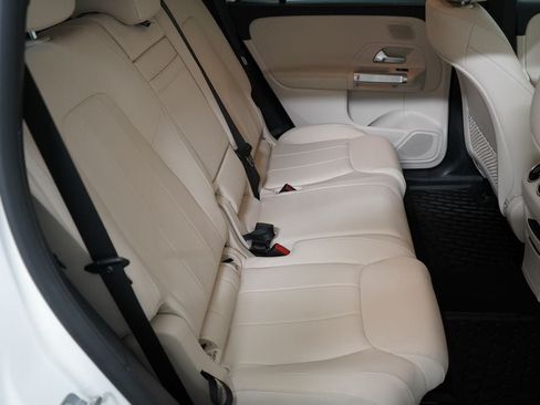 Used 2023 Mercedes-Benz EQB 300 4MATIC image 21