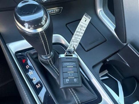 Used 2017 Chevrolet Corvette Stingray Coupe w/ 1LT RWD image 10