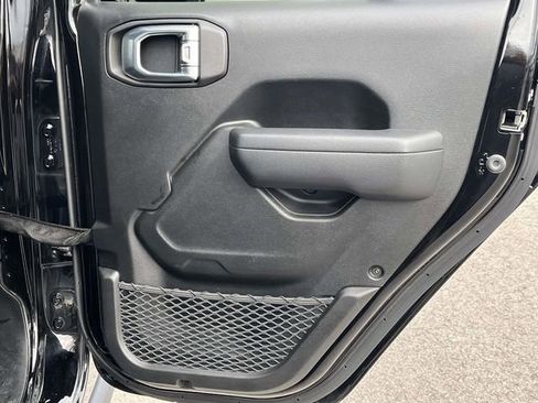 Used 2022 Jeep Gladiator Willys image 21