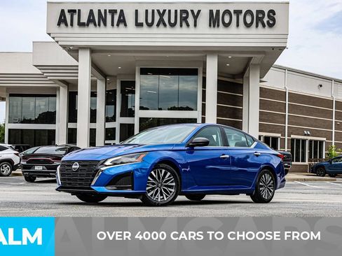 Used 2025 Nissan Altima 2.5 SV FWD image 3