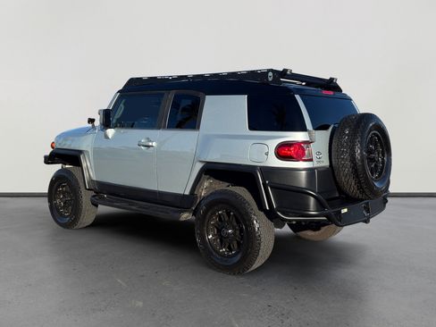 Used 2007 Toyota FJ Cruiser 4WD image 3