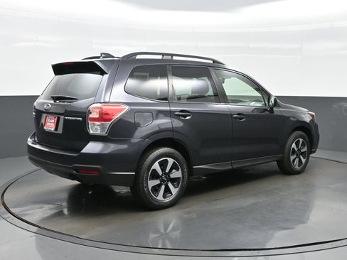 Used 2018 Subaru Forester 2.5i Premium AWD/4WD image 6