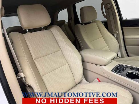 Used 2021 Jeep Grand Cherokee Laredo AWD/4WD image 20