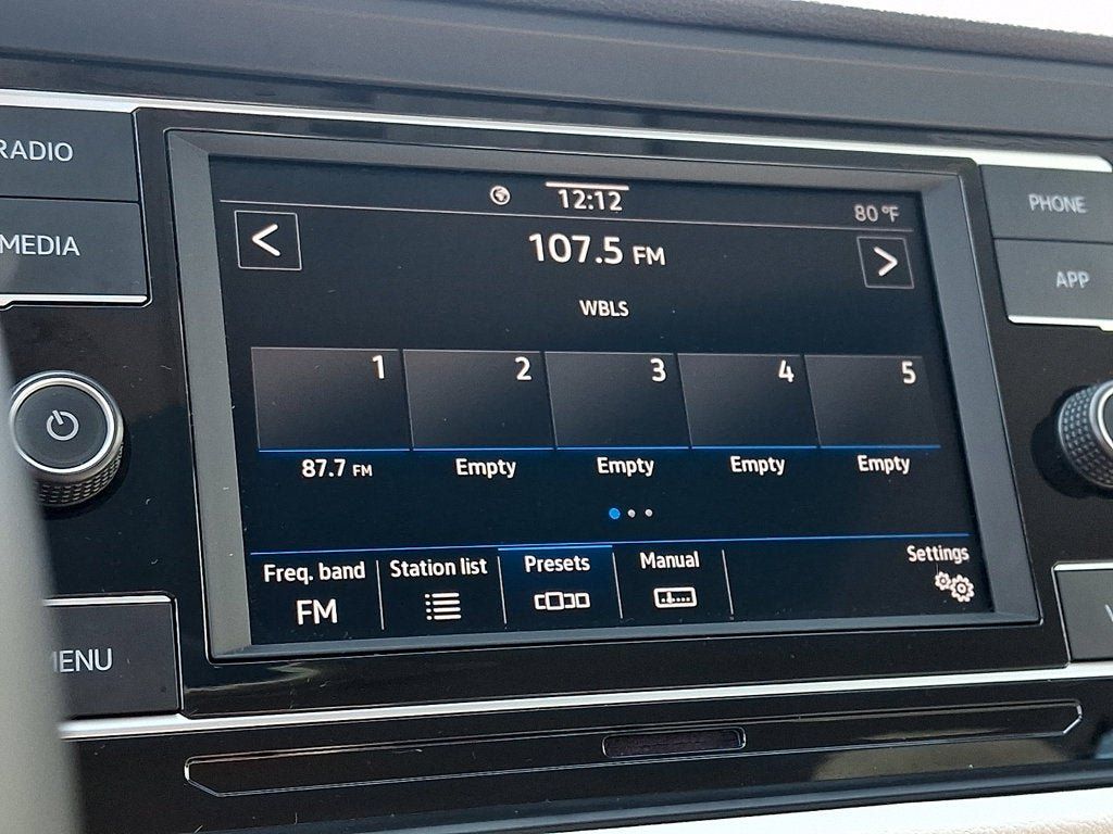 Certified 2023 Volkswagen Jetta SE FWD image 17