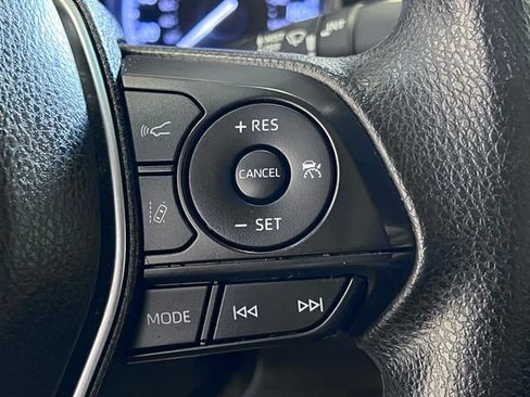 Used 2018 Toyota Camry LE w/ Convenience Package FWD image 21