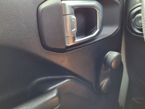 Used 2023 Jeep Wrangler Sport AWD/4WD image 12