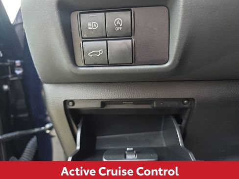 Used 2024 Toyota Highlander XLE image 26