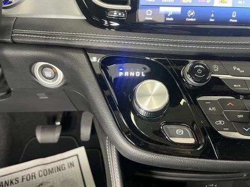 New 2026 Chrysler Pacifica Limited w/ S Appearance Package image 13