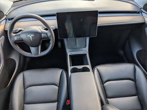 Used 2024 Tesla Model Y Long Range image 18