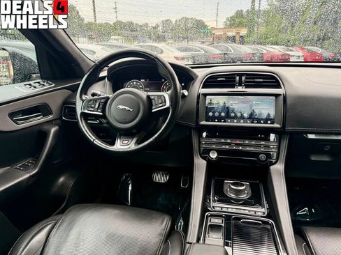 Used 2019 Jaguar F-PACE S AWD/4WD image 17