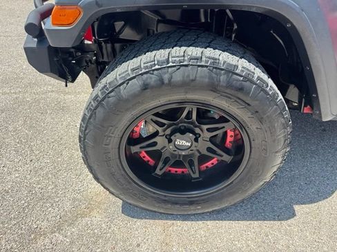 Used 2018 Jeep Wrangler Unlimited Sport AWD/4WD image 8