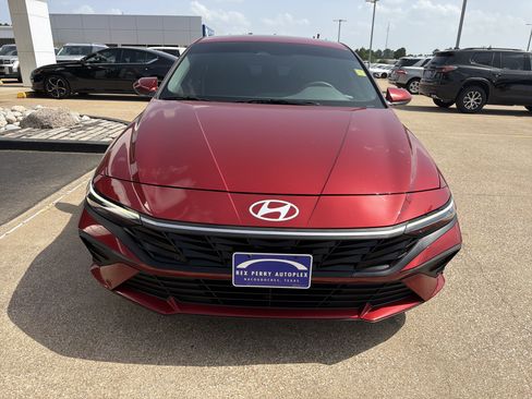 Used 2024 Hyundai Elantra SEL FWD image 23