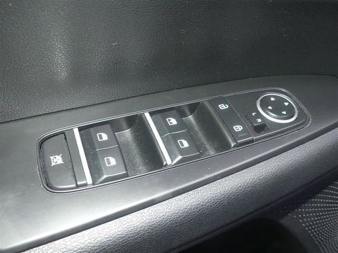 Used 2022 Kia Forte LXS image 18