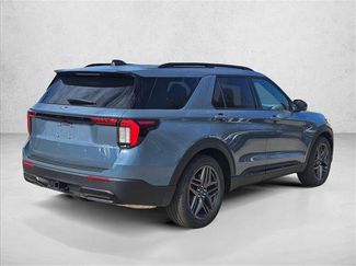 New 2026 Ford Explorer ST-Line w/ ST-Line Street Pack video 2