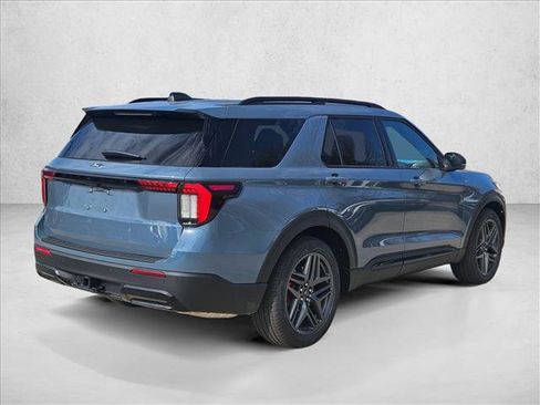 New 2026 Ford Explorer ST-Line w/ ST-Line Street Pack image 2