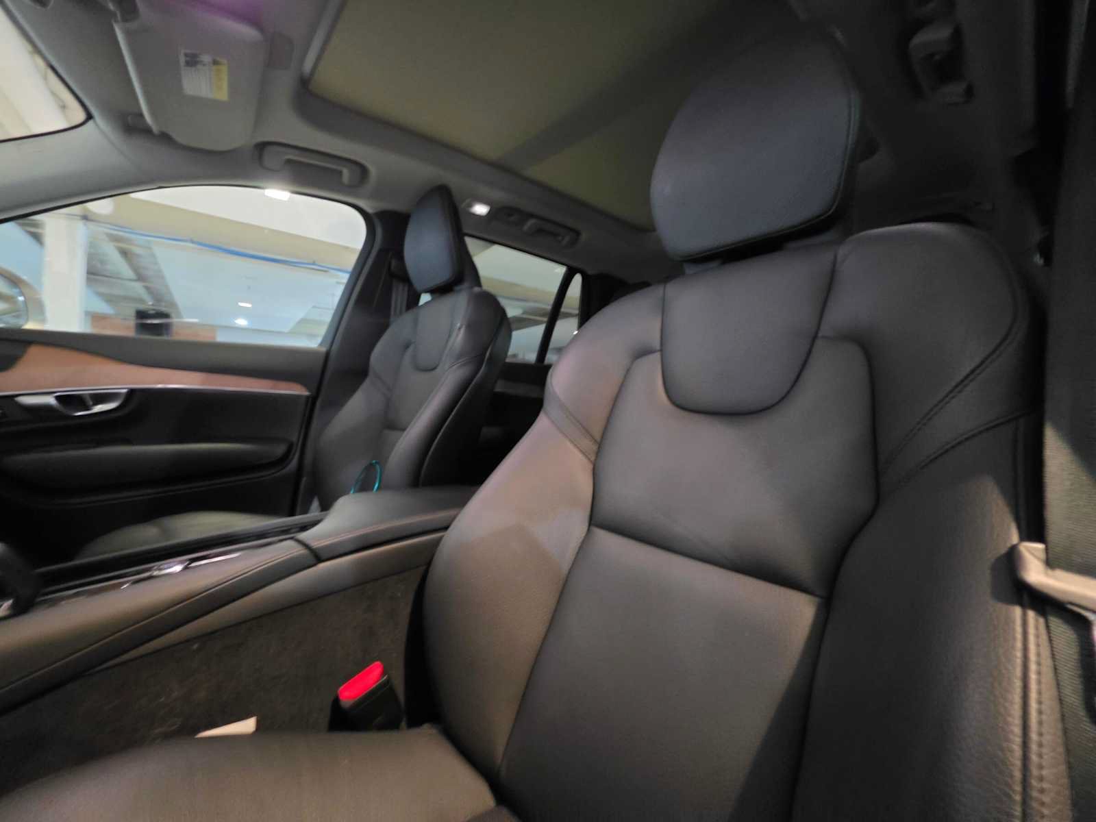 Used 2024 Volvo XC90 B6 Plus w/ Protection Package Premier AWD/4WD image 24