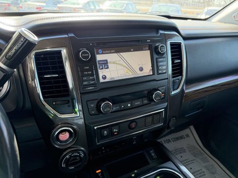 Used 2016 Nissan Titan SL image 13