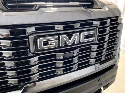 Used 2024 GMC Sierra 2500 Denali Ultimate AWD/4WD image 30