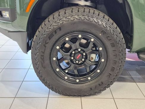 Used 2025 Nissan Frontier SV w/ SV Convenience Package AWD/4WD image 30