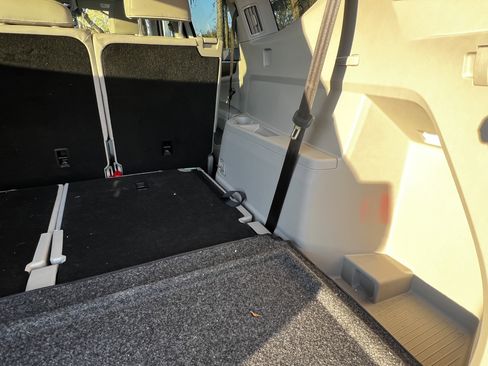 Used 2025 Volkswagen Atlas SEL Premium R-Line image 54