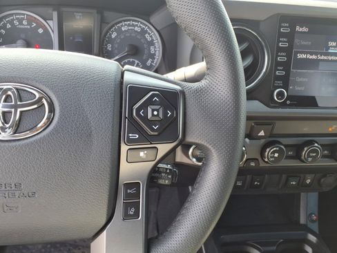 Used 2020 Toyota Tacoma TRD Sport w/ Technology Package image 15